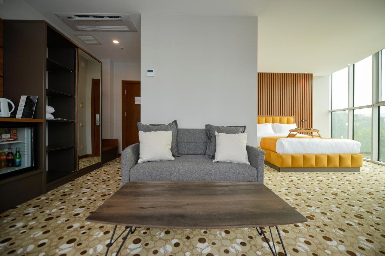 Calligraphy Hotel And Cottages ムツヴァネ・コンスキ エクステリア 写真
